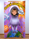 Fotobudka XXL ( wzór 3) -  Astronauta z napisem - Dzień Kosmosu/ Kosmos 