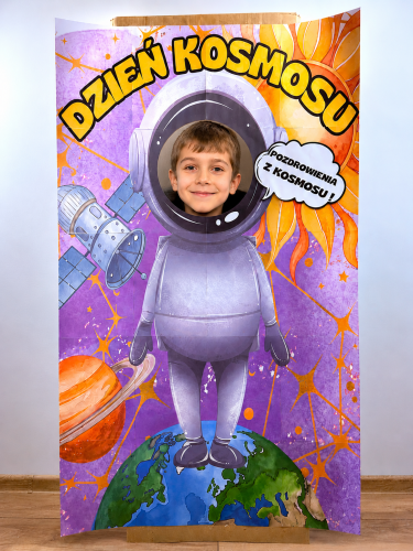 Fotobudka XXL ( wzór 3) -  Astronauta z napisem - Dzień Kosmosu/ Kosmos 
