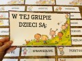 Tabliczki z napisami ( wersja 5 )  - W tej klasie/grupie/ sali/ świetlicy dzieci są...